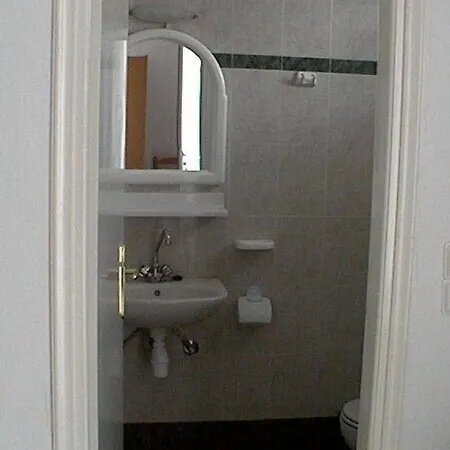 123 Armonia Konukevi 3*